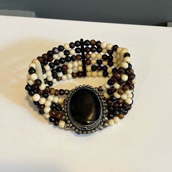Beaded bangle bracelet - Picture 1 of 3